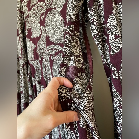 Urban Outfitters Ecote Sascha Bell Sleeve Mini Dress in Maroon Paisley - Picture 9 of 13